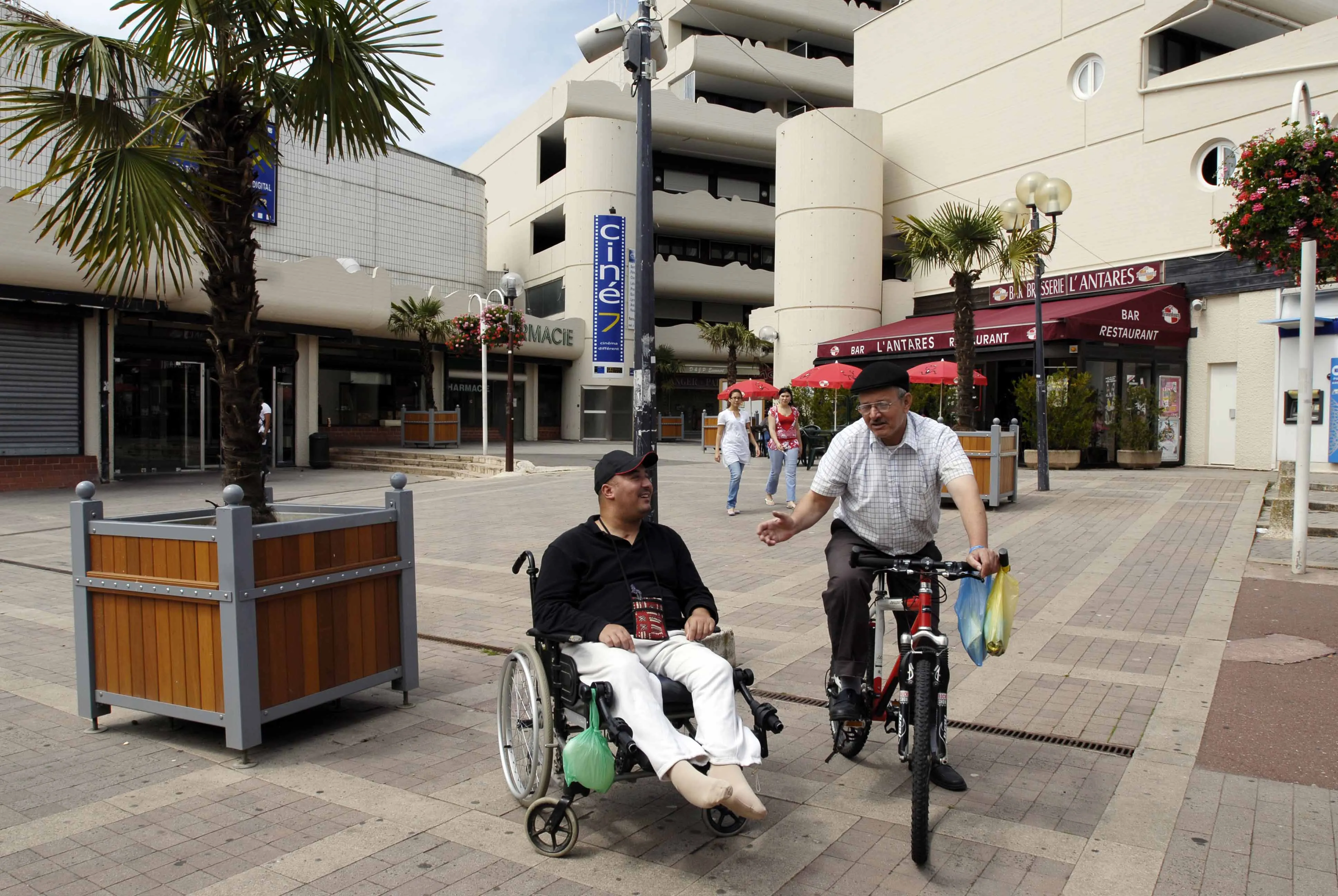 Personne en fauteuil roulant - handicap