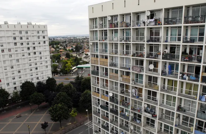 Barre d'immeuble - logement-hébergement